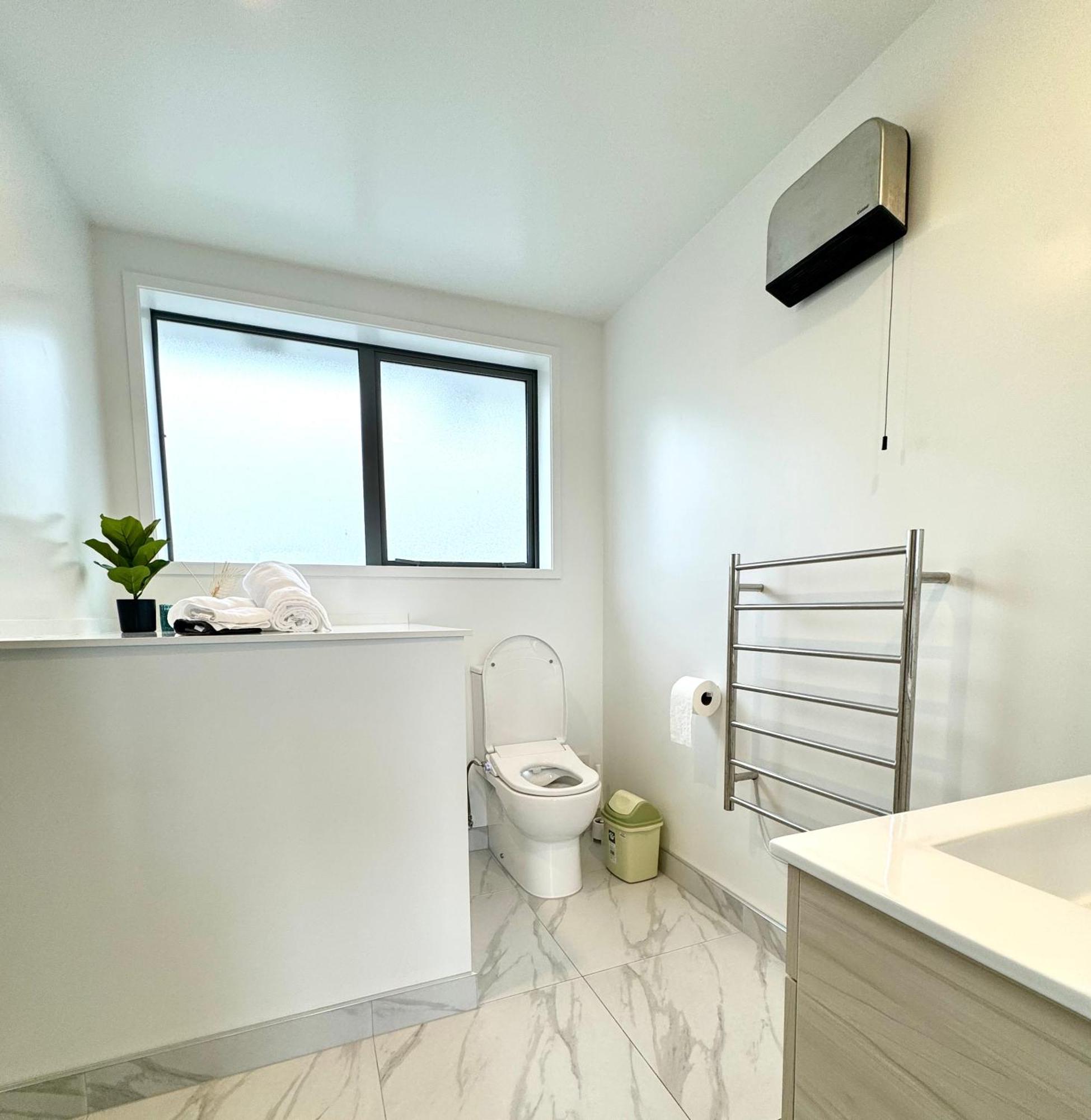 2brd 2bth Riccarton Townhouse Free Car Park Holiday home Christchurch